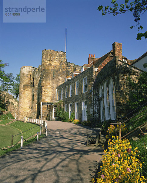 Das Schloss Torhaus  angebaute gotische Herrenhaus  Tonbridge  Kent  England  Vereinigtes Königreich  Europa