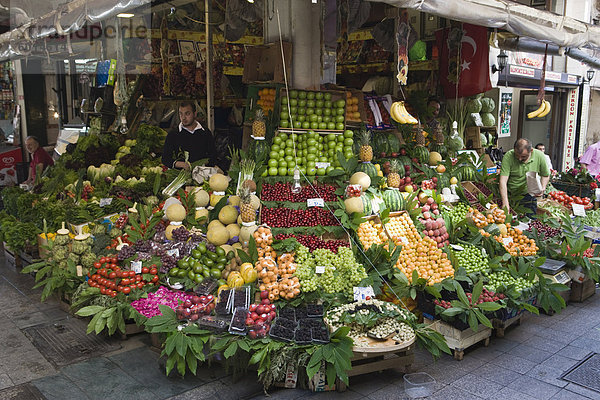 Tante-Emma-Laden Gemüsehändler  Obst und Gemüse  Istanbul  Türkei  Europa