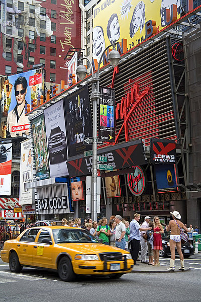 Nackte Cowboy Straße Performer  Times Square  Midtown Manhattan  New York City  New York  Vereinigte Staaten von Amerika  Nordamerika