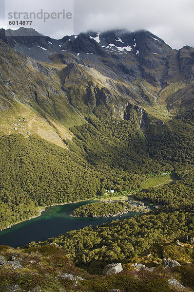 Lake Mackenzie auf dem Routeburn Track  geht einer der großen Neuseeland  Fiordland-Nationalpark  UNESCO Weltkulturerbe  Südinsel  Neuseeland  Pazifik