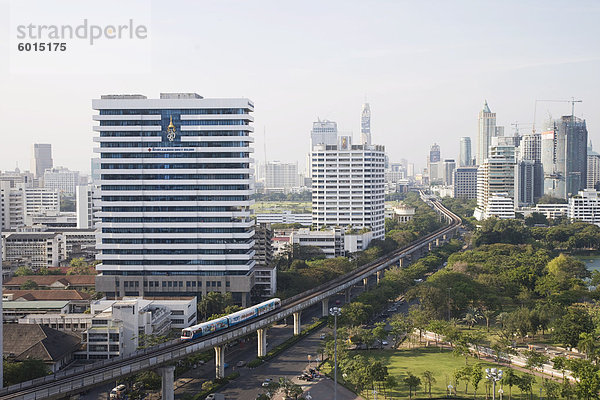 Skyline der Stadt und dem Lumpini Park  Bangkok  Thailand  Südostasien  Asien