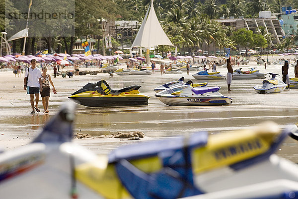 Jetskis  Patong Strand  Phuket  Thailand  Südostasien  Asien