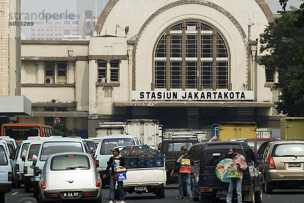 Hauptbahnhof  Jakarta  Java  Indonesien  Südostasien  Asien