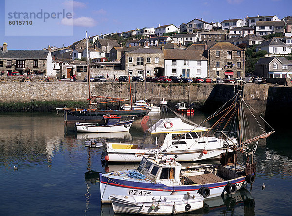 Hafen von Porthleven  Cornwall  England  Vereinigtes Königreich  Europa