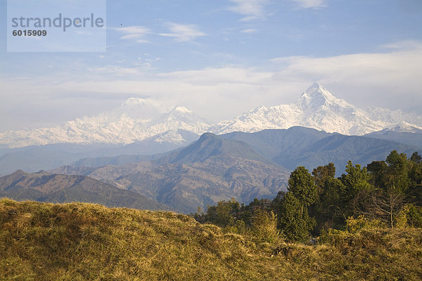 Am frühen Morgen auf die Berge  Sikles Trek  Pokhara  Nepal  Asien