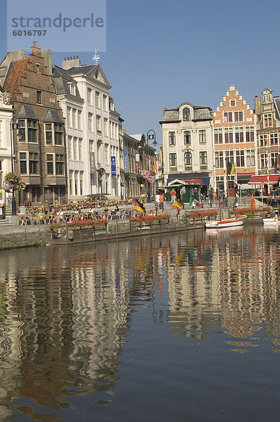 Kaufleute Räumlichkeiten vom Fluss  Gent  Belgien  Europa