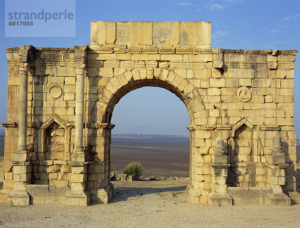 Triumphal Arch  Volubilis  UNESCO World Heritage Site  Marokko  Nordafrika  Afrika