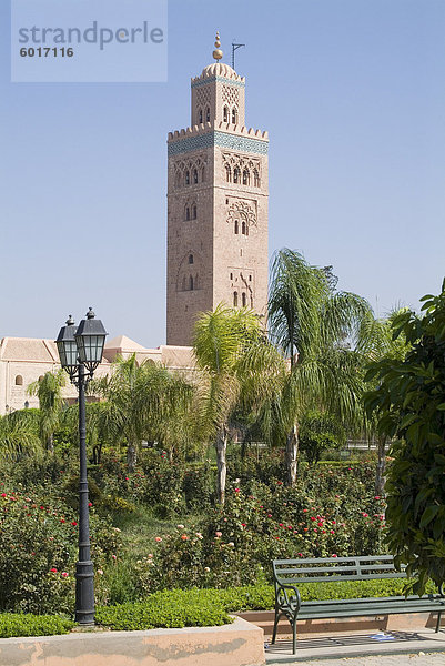 Koutoubia-Minarett (Buchhändler Moschee)  Marrakesch  Marokko  Nordafrika  Afrika