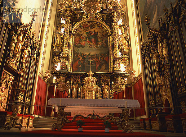 Hochaltar aus dem 17. Jahrhundert von Linhart Wulliman und Franz Georgius  Zisterzienser-Klosterkirche  Vyssi Brod  Süd-Böhmen  Tschechische Republik  Europa
