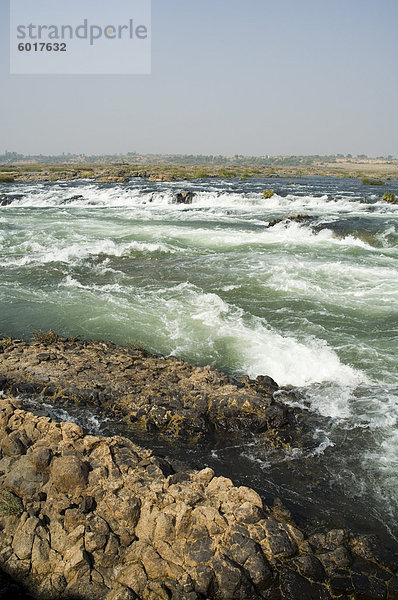 Stromschnellen am Fluss Narmada westlich von Maheshwar  Madhya Pradesh  Indien  Asien