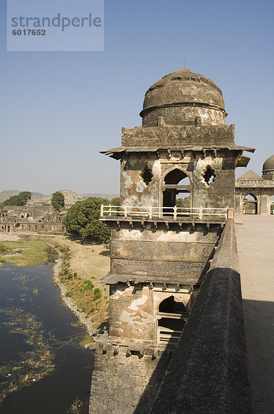 Die Jahaz Mahal oder Schiffe Palace in den Royal Enklave  Mandu  Madhya Pradesh Zustand  Indien  Asien