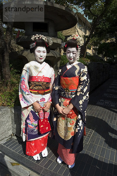 Geisha  Maiko (Geisha-Auszubildende) in Gion  Kyoto Stadt  Honshu  Japan  Asien