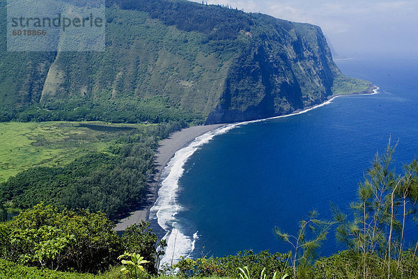 Ansicht des Waipio Valley  Insel Hawaii (große Insel)  Hawaii  Vereinigte Staaten von Amerika  Pazifik  Nordamerika