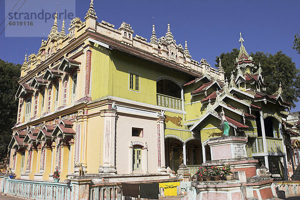 Thanboddhay Paya erbaut im 20. Jahrhundert durch Moehnyin Sayadaw  sagte enthalten mehr als 500000 Buddhastatuen  Monywa  Sagaing-Division  Myanmar (Birma)  Asien