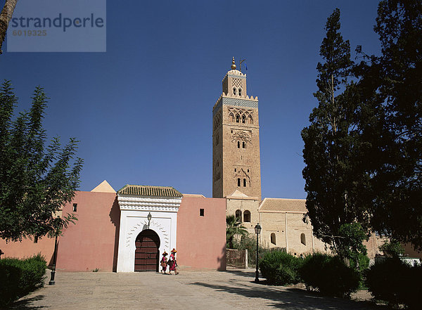 Koutoubia-Minarett und Moschee  Marrakesch  Marokko  Nordafrika  Afrika