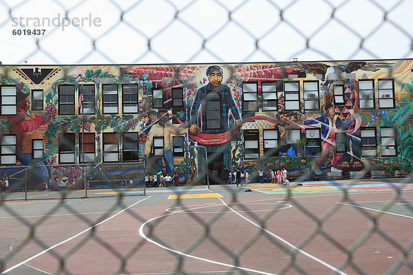 Wandbild  Cesar Chavez-Grundschule  Mission District  Mission  San Francisco  California  Vereinigte Staaten von Amerika  Nordamerika