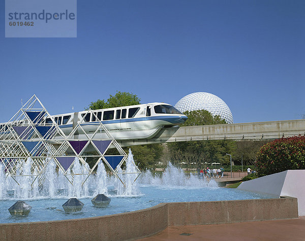 Das Raumschiff Erde Monorail  Reise in die Phantasie-Brunnen und der Geo-Kuppel auf dem Epcot Center  Orlando  Florida  Vereinigte Staaten von Amerika  Nordamerika