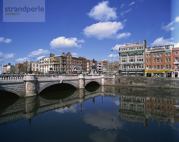 Die O' Connell Brücke über den Fluss Liffey  Dublin  County Dublin  Republik Irland  Europa