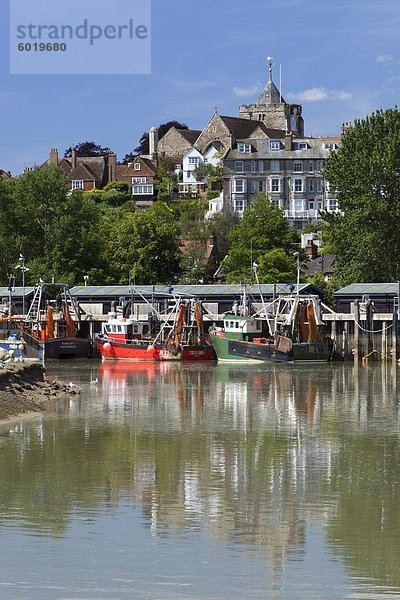 Angeln Hafen am Fluss Rother  Altstadt  Rye  East Sussex  England  Vereinigtes Königreich  Europa