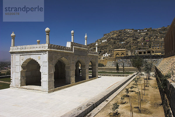 Weißer Marmor Moschee gebaut von Shah Jahan  Gärten von Babur  Kabul  Afghanistan  Asien