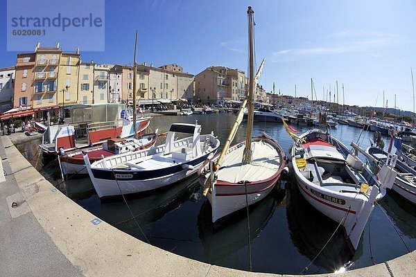 Angeln  Schiffe und Hafen  St. Tropez  Var  Provence  Cote d ' Azur  Frankreich  Mediterranean  Europa