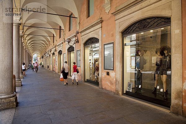 Arcade Geschäfte  Modena  Emilia-Romagna  Italien  Europa