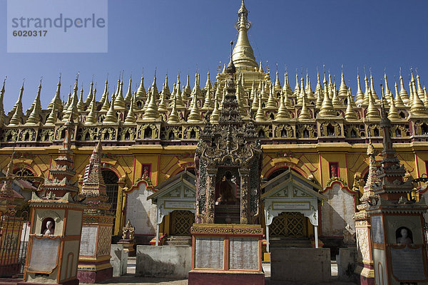 Thanboddhay Paya  von 1939 bis 1952 von Moehnyin Sayadaw gebaut und gesagt  dass mehr als die Hälfte eine million Buddha Bilder  Monywa  Sagaing-Division  Myanmar (Birma)  Asien enthalten
