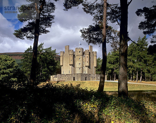 Braemar Castle  ein 17. Jahrhundert Türmen Festung  in der Nähe von Braemar  Aberdeenshire  Schottland  Vereinigtes Königreich  Europa