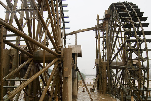 Alte Waterwheels auf den Gelben Fluss  Lanzhou  Gansu  China  Asien