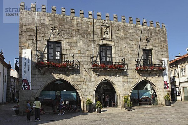 Palast des Gemeinderates (Pacos Do Conselha)  aus dem 1502  Hauptplatz (Praca da Republica)  Viana do Castelo  Minho  Portugal  Europa