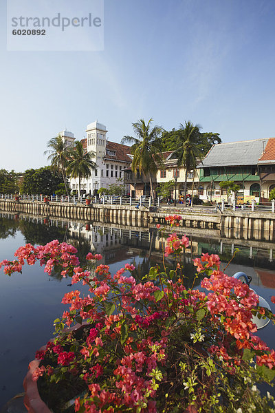Kolonialen Gebäuden entlang Kanal von Kali Besar  Kota  Jakarta  Java  Indonesien  Südostasien  Asien