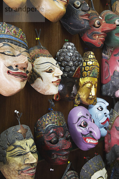 Masken auf Pasar einen Flohmarkt  Solo  Java  Indonesien  Südostasien  Asien
