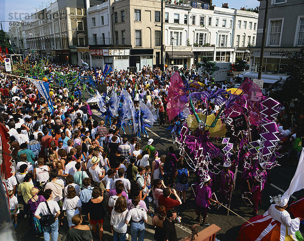 Bunte Parade in der Notting Hill Carnival  Notting Hill  London  England  Vereinigtes Königreich  Europa