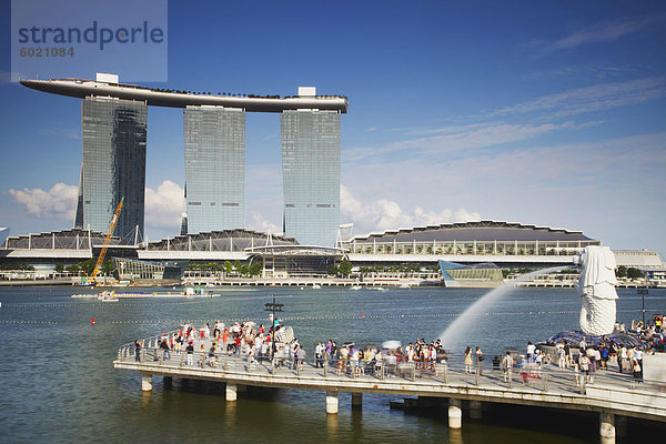 Merlion Statue und Marina Bay Sands Hotel  Singapur  Südostasien  Asien