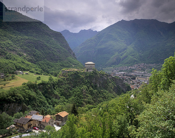 Burg von Verres aus dem 14. Jahrhundert  Valle d ' Aosta  Italien  Europa