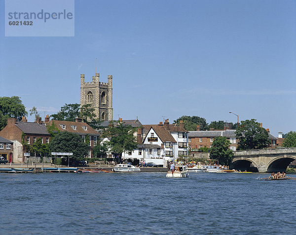 Themse in Henley on Thames  Oxfordshire  England  Vereinigtes Königreich  Europa