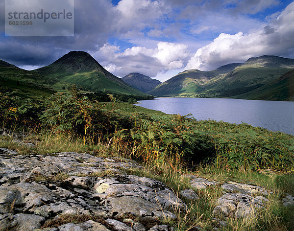 Wast Water und Yewbarrow  627 m  Lake District-Nationalpark  Cumbria  England  Vereinigtes Königreich  Europa