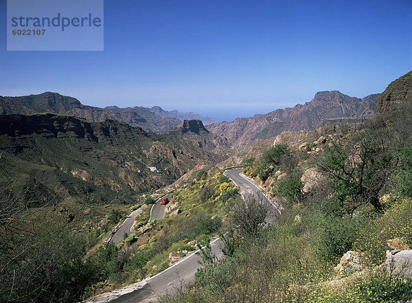 Haarnadel Kurven auf Straße zu El Espinillo  Roque Bentaiga  Gran Canaria  Kanarische Inseln  Spanien  Europa