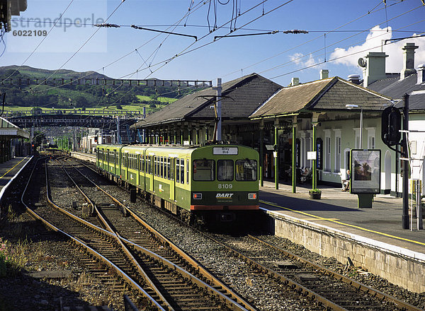 Die DART  Dublins Kleinbahn  Bray Bahnhof  Bray  Co. Dublin  Eire (Irland)  Europa