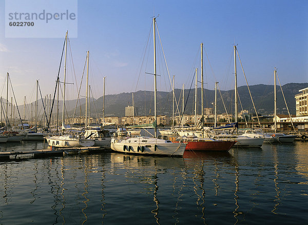 Port  Toulon  Var  Cote d ' Azur  Provence  Frankreich  Mediterranean  Europa