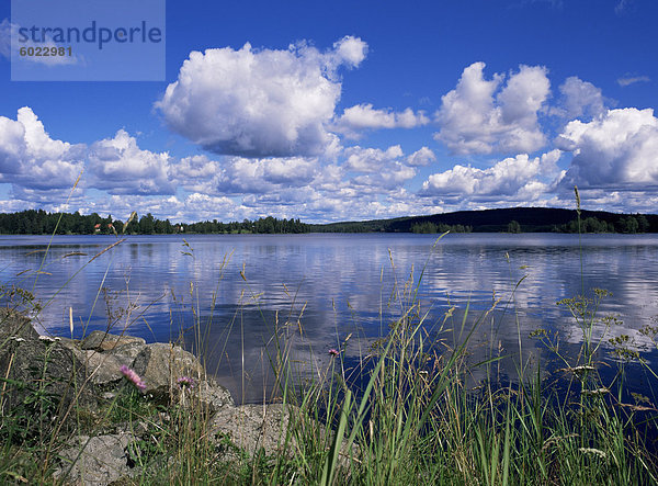 Sommer  See im Ramen  nördlich von Filipstad  östlichen Värmland  Schweden  Skandinavien  Europa