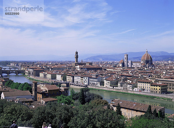 Ansicht der Stadt vom Piazzale Michelangelo  Florenz  Toskana  Italien  Europa