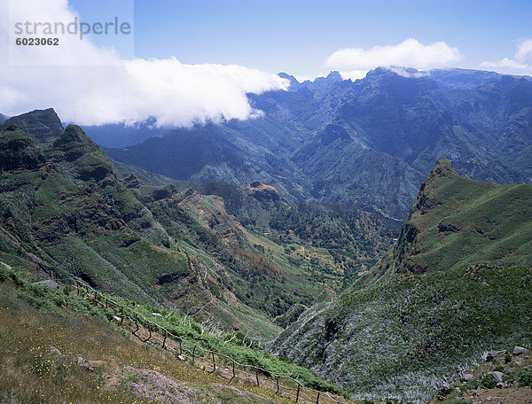 Blick vom Bica da Cana  Madeira  Portugal  Europa