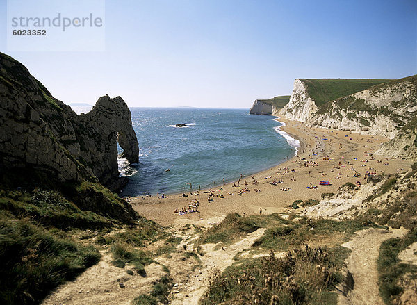 Durdle Door und Strand  Dorset  England  Vereinigtes Königreich  Europa