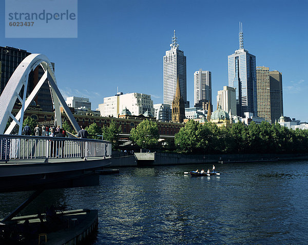 Skyline der Stadt und Fluss Yarra  Melbourne  Victoria  Australien  Pazifik