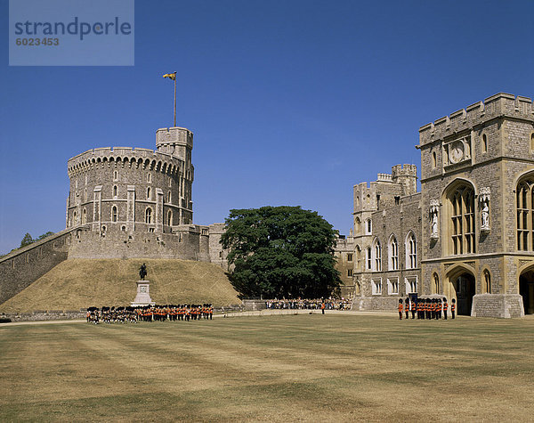 Obere Quadrangle  Windsor Castle  Berkshire  England  Vereinigtes Königreich  Europa