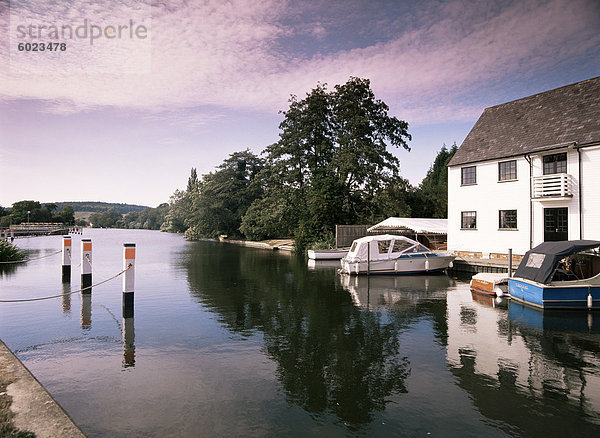 Mühle Ende an der Themse  auf einem Sommer-Abend  Buckinghamshire  England  Vereinigtes Königreich  Europa