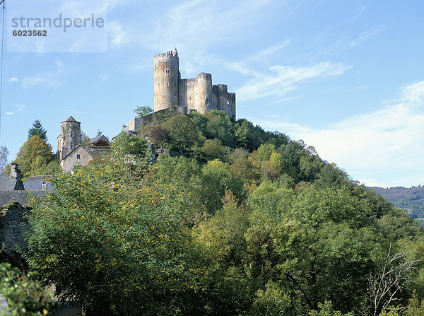 Burg von Najac im Tal des Flusses Aveyron  Najac  Midi-Pyrenees  Frankreich  Europa