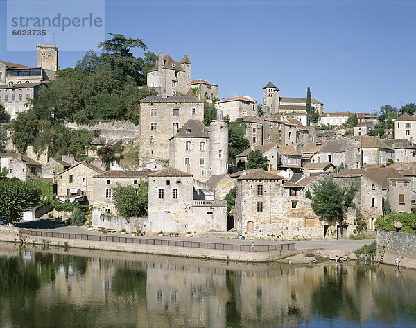 Puy d'Eveque und Fluss Lot  Lot  Aquitaine  Frankreich  Europa