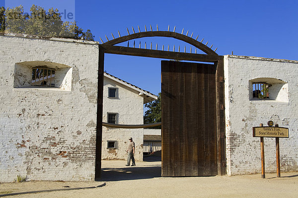 South Gate bei Sutter Fort State Historical Park  Sacramento  California  Vereinigte Staaten von Amerika  Nordamerika